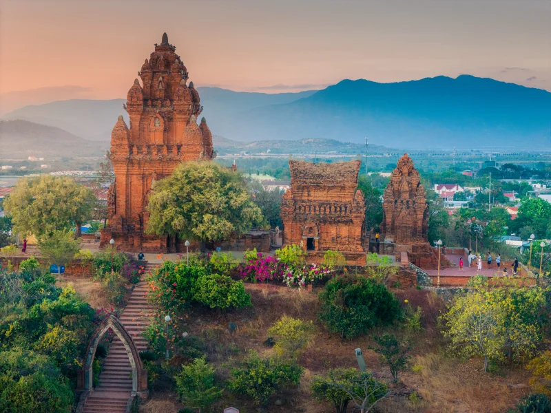 Discover Ponagar Cham tower